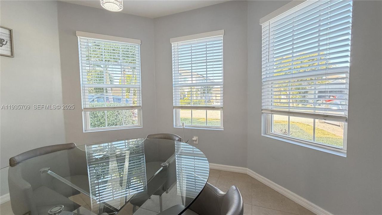 待售: $350,000 (3 贝兹, 2 浴室, 0 平方英尺)