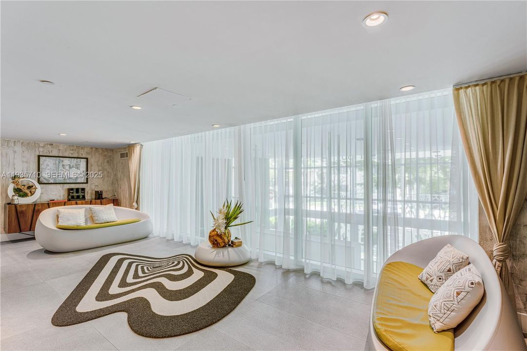 На продажу: $980,000 (2 спален, 2 ванн, 1341 Квадратных фут)