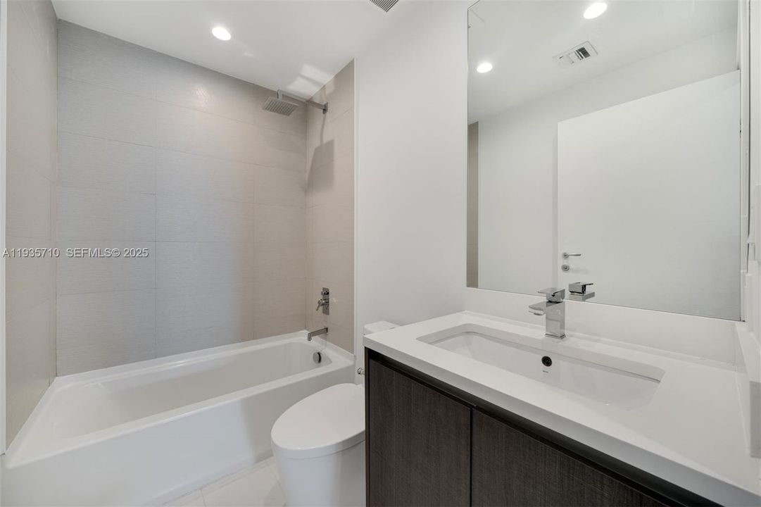 На продажу: $980,000 (2 спален, 2 ванн, 1341 Квадратных фут)