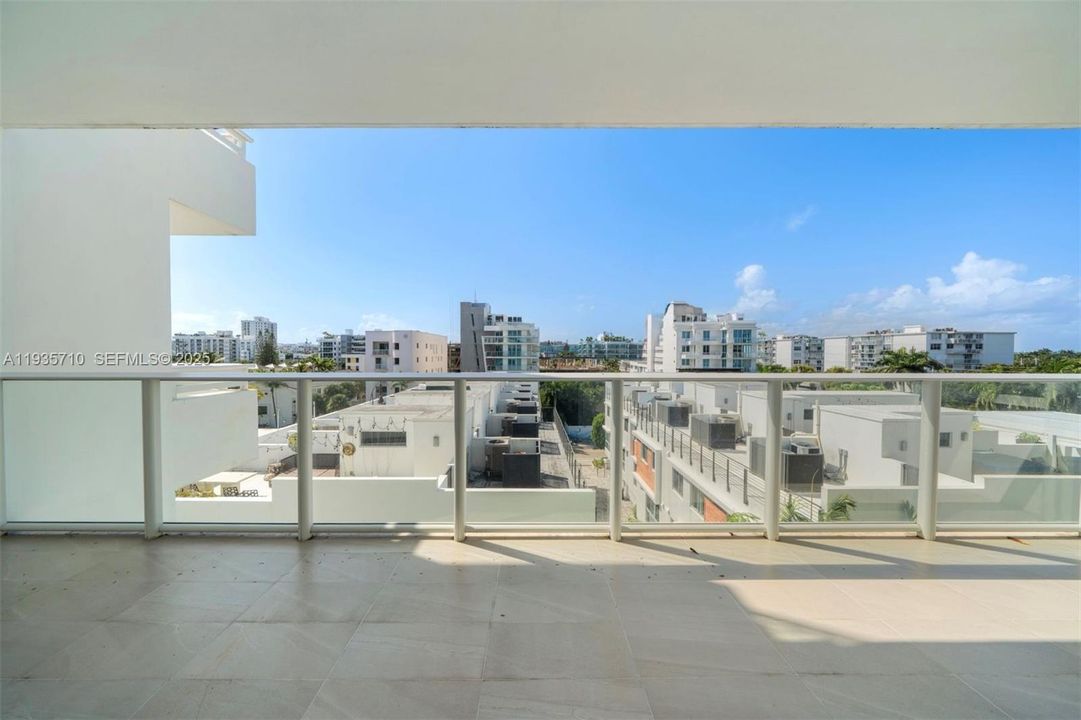 На продажу: $980,000 (2 спален, 2 ванн, 1341 Квадратных фут)