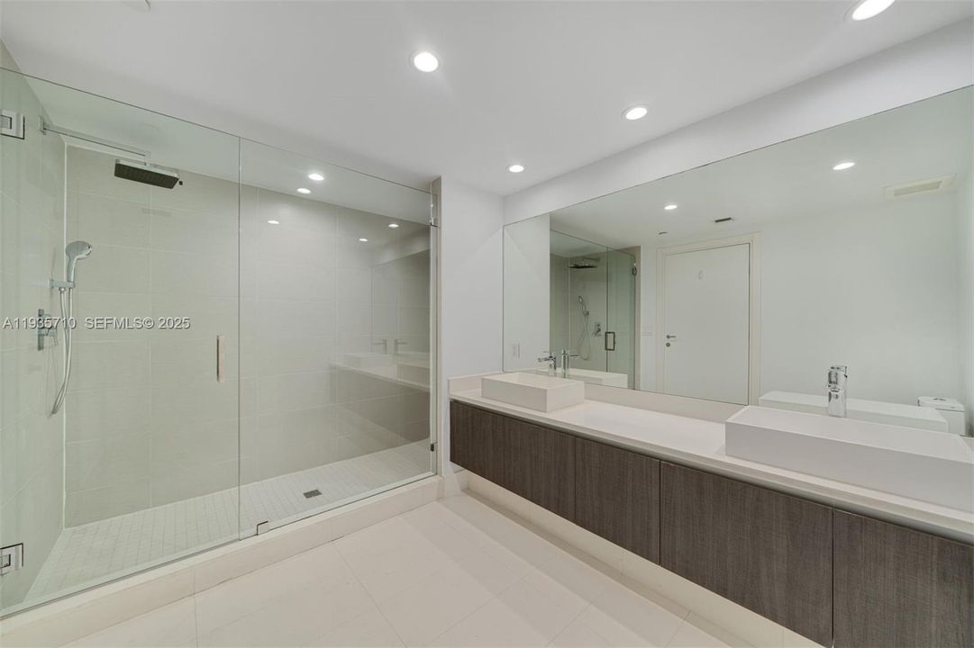 На продажу: $980,000 (2 спален, 2 ванн, 1341 Квадратных фут)