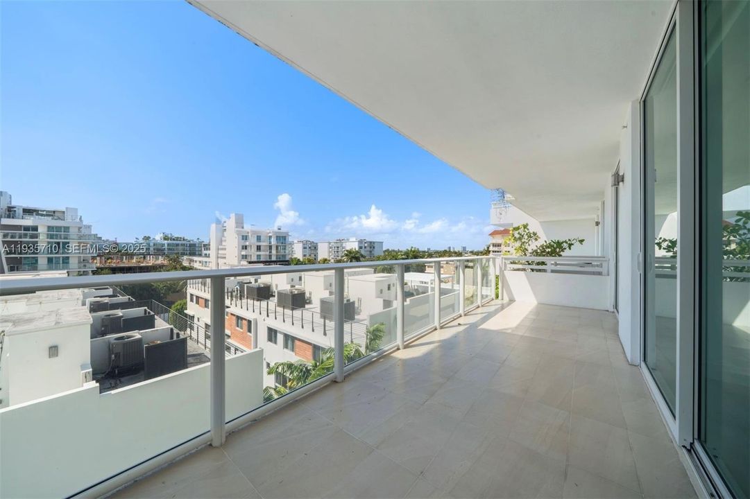 На продажу: $980,000 (2 спален, 2 ванн, 1341 Квадратных фут)