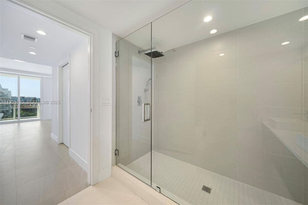 На продажу: $980,000 (2 спален, 2 ванн, 1341 Квадратных фут)