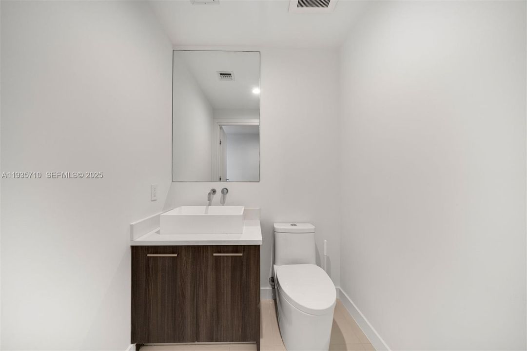 На продажу: $980,000 (2 спален, 2 ванн, 1341 Квадратных фут)