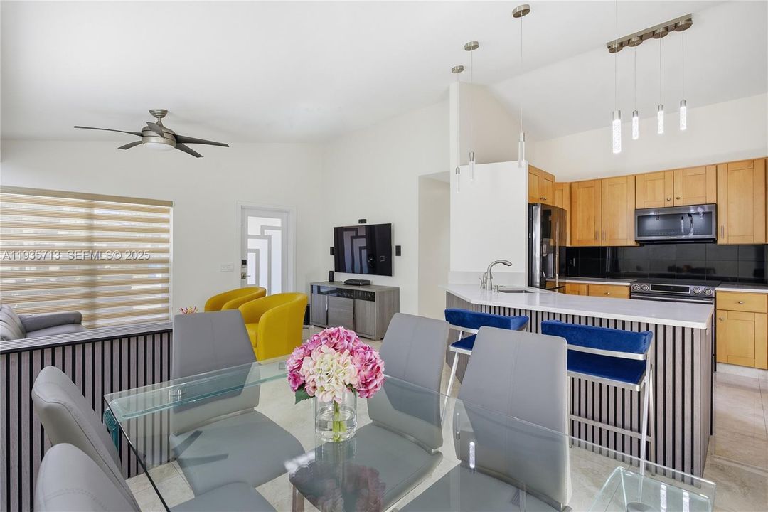 На продажу: $660,000 (3 спален, 2 ванн, 1248 Квадратных фут)