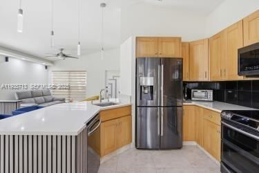 На продажу: $660,000 (3 спален, 2 ванн, 1248 Квадратных фут)