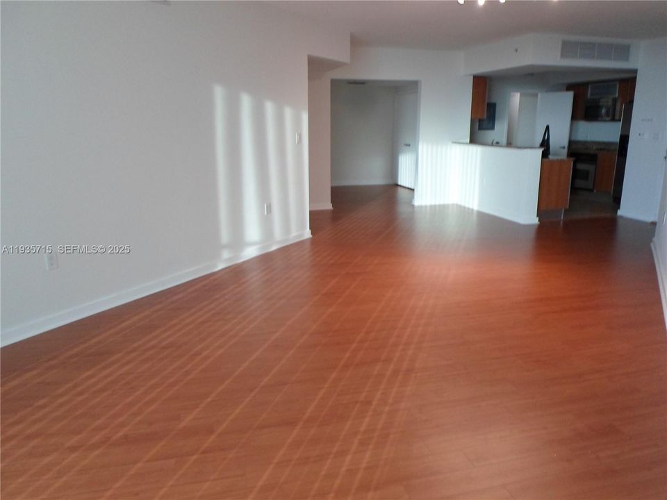 En Venta: $499,000 (2 camas, 2 baños, 1467 Pies cuadrados)