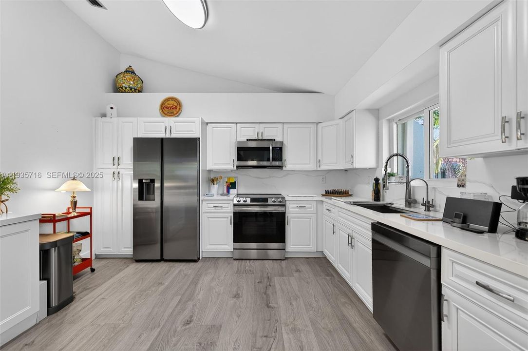 En Venta: $425,000 (3 camas, 2 baños, 1598 Pies cuadrados)