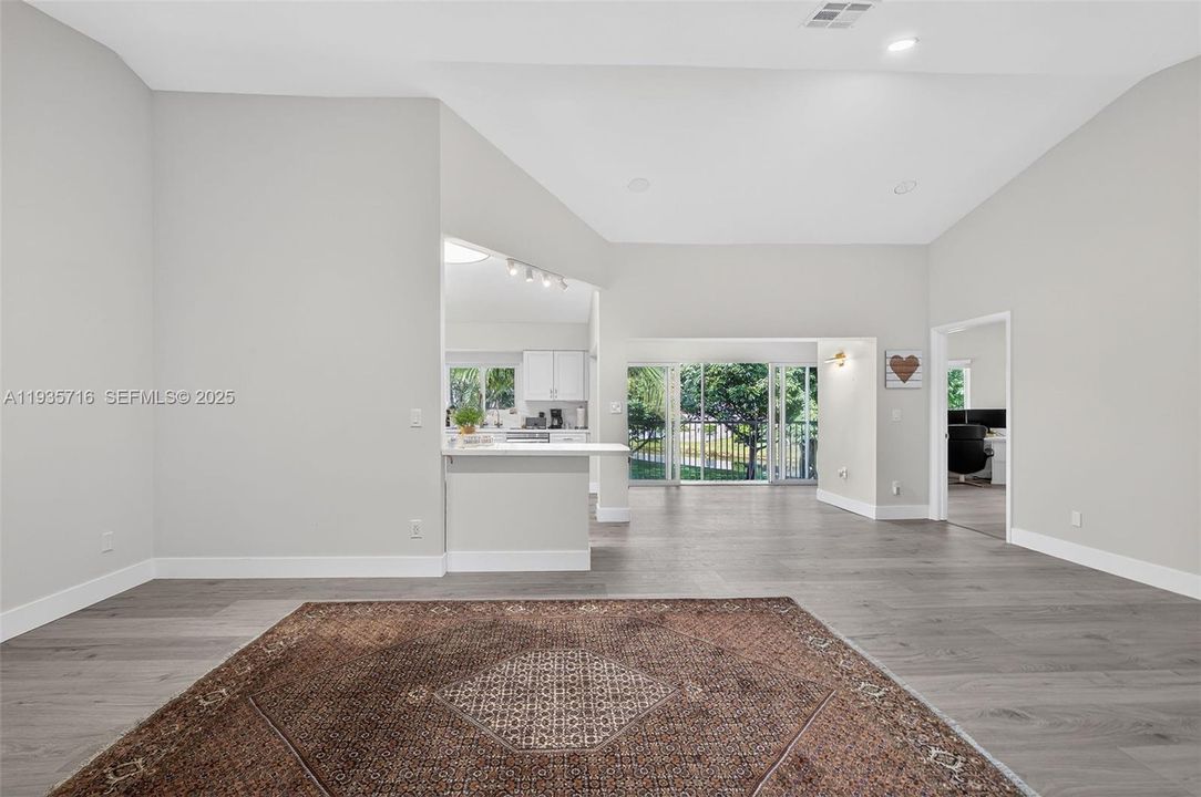 En Venta: $425,000 (3 camas, 2 baños, 1598 Pies cuadrados)