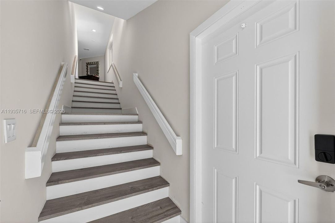 En Venta: $425,000 (3 camas, 2 baños, 1598 Pies cuadrados)