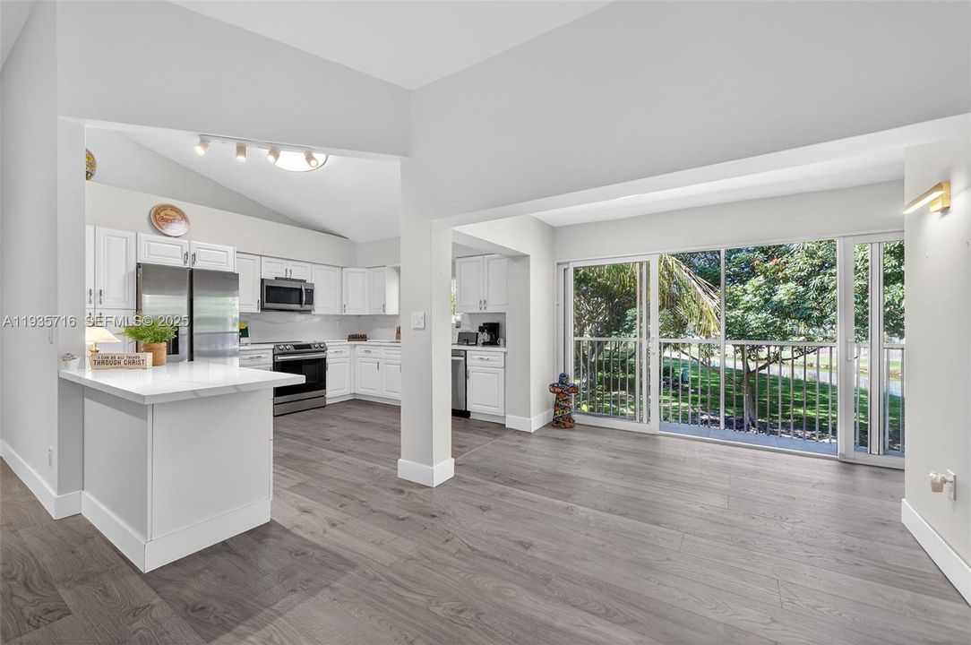 En Venta: $425,000 (3 camas, 2 baños, 1598 Pies cuadrados)