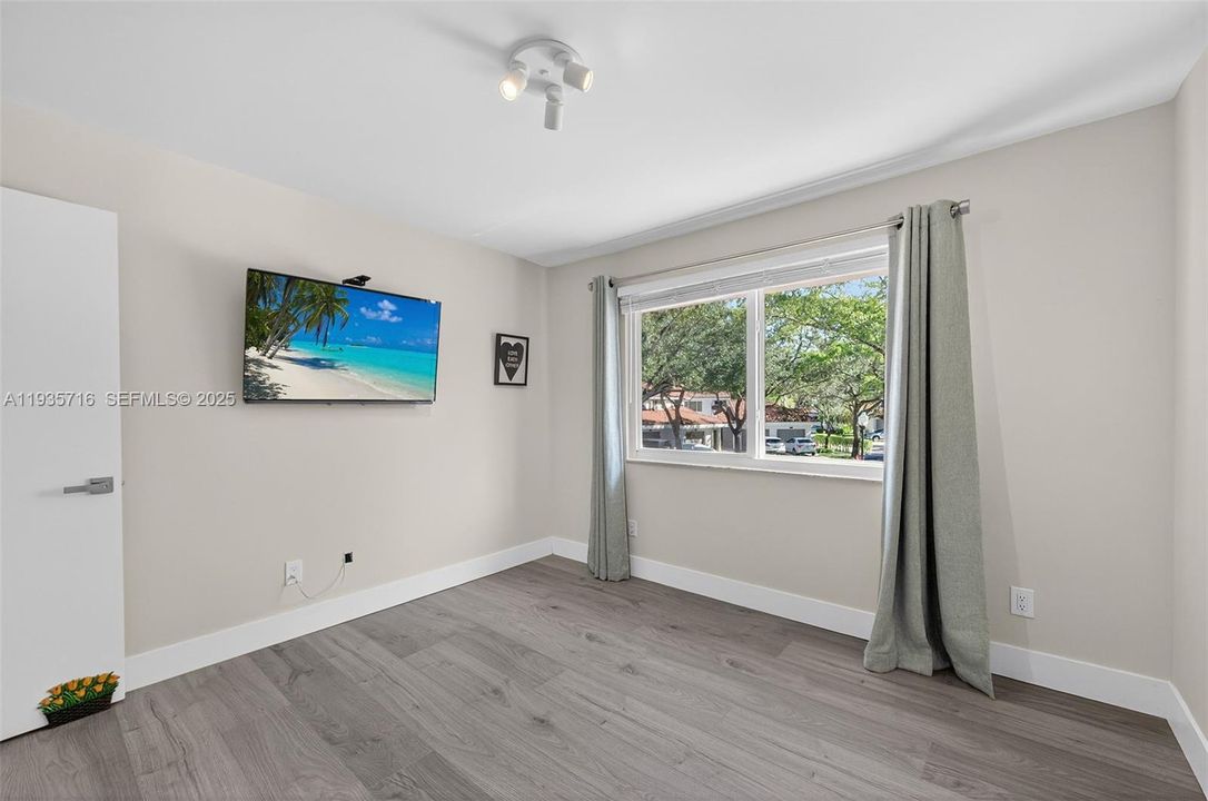 En Venta: $425,000 (3 camas, 2 baños, 1598 Pies cuadrados)