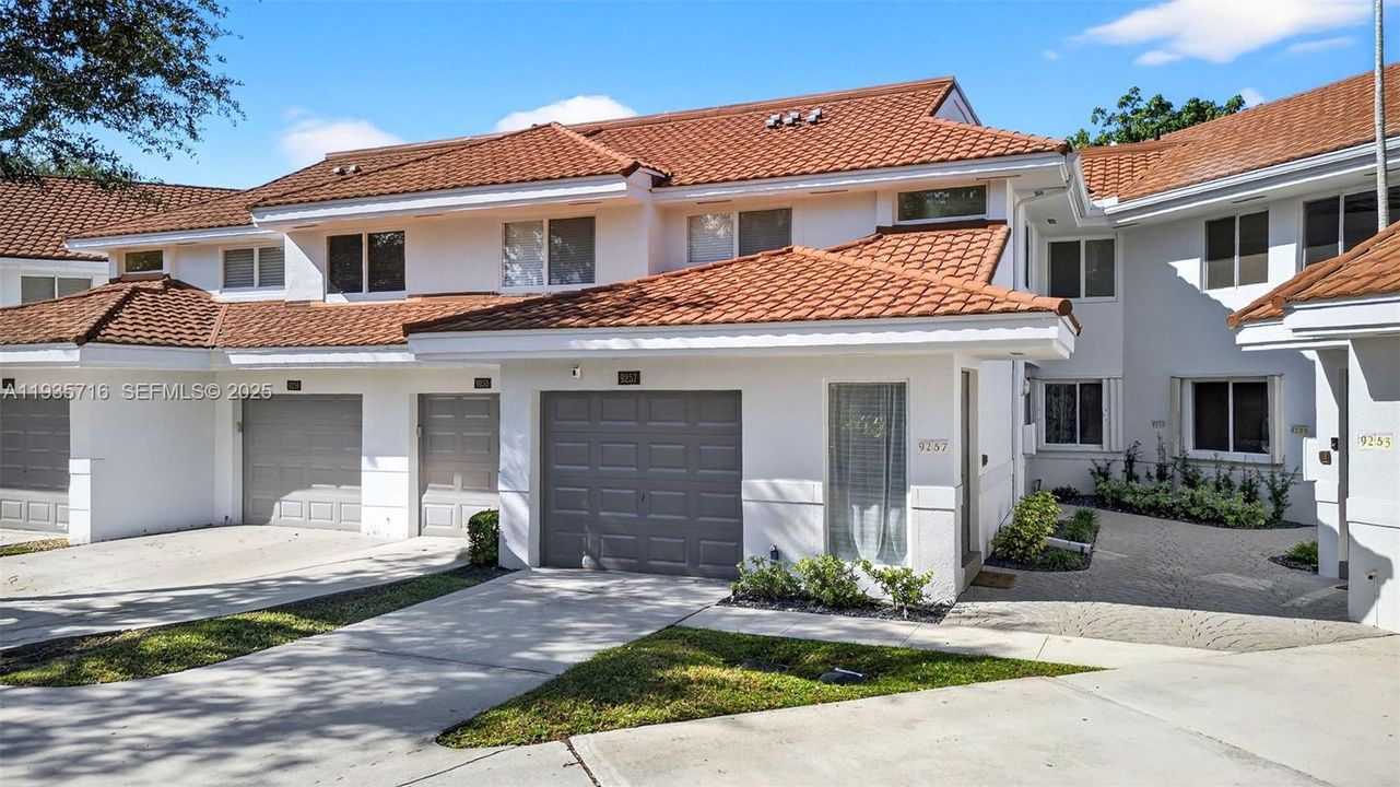 En Venta: $425,000 (3 camas, 2 baños, 1598 Pies cuadrados)