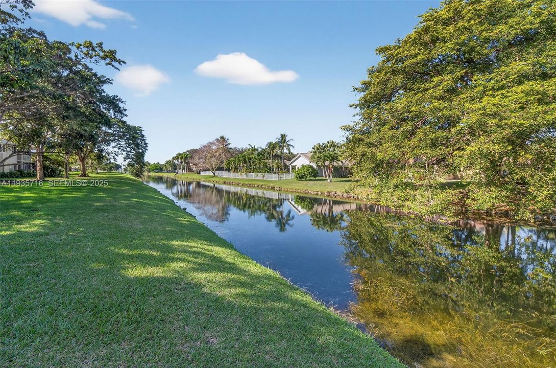 En Venta: $425,000 (3 camas, 2 baños, 1598 Pies cuadrados)