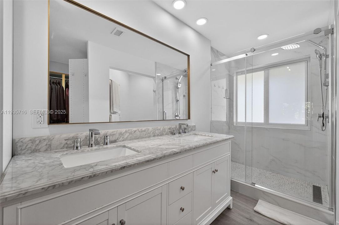 En Venta: $425,000 (3 camas, 2 baños, 1598 Pies cuadrados)