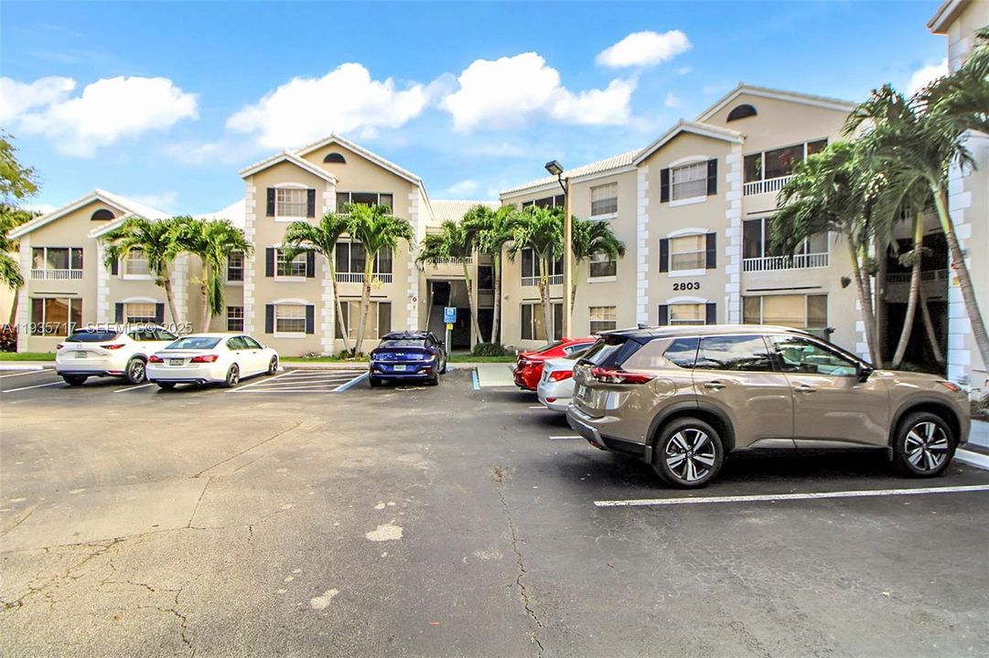 待售: $251,000 (2 贝兹, 2 浴室, 1121 平方英尺)