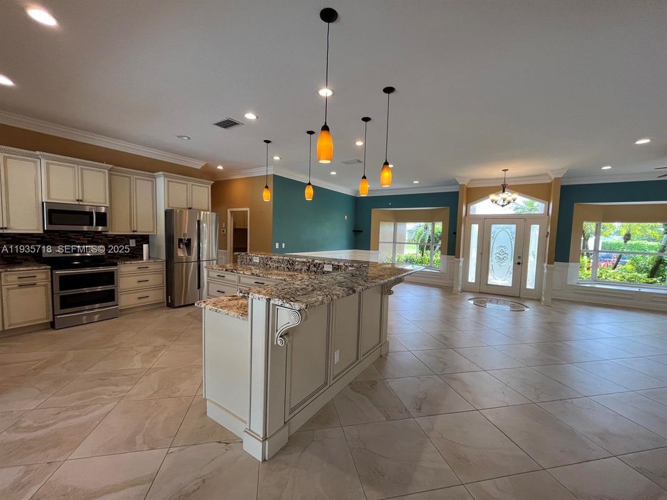 待售: $550,000 (4 贝兹, 2 浴室, 2486 平方英尺)