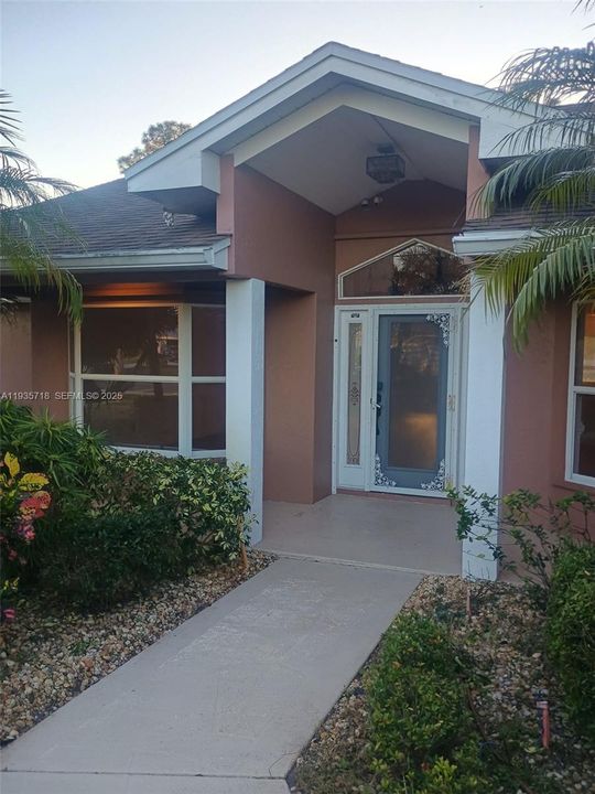 待售: $550,000 (4 贝兹, 2 浴室, 2486 平方英尺)