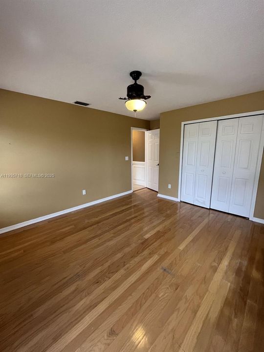 待售: $550,000 (4 贝兹, 2 浴室, 2486 平方英尺)