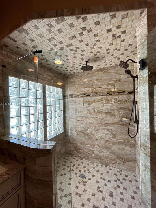 待售: $550,000 (4 贝兹, 2 浴室, 2486 平方英尺)