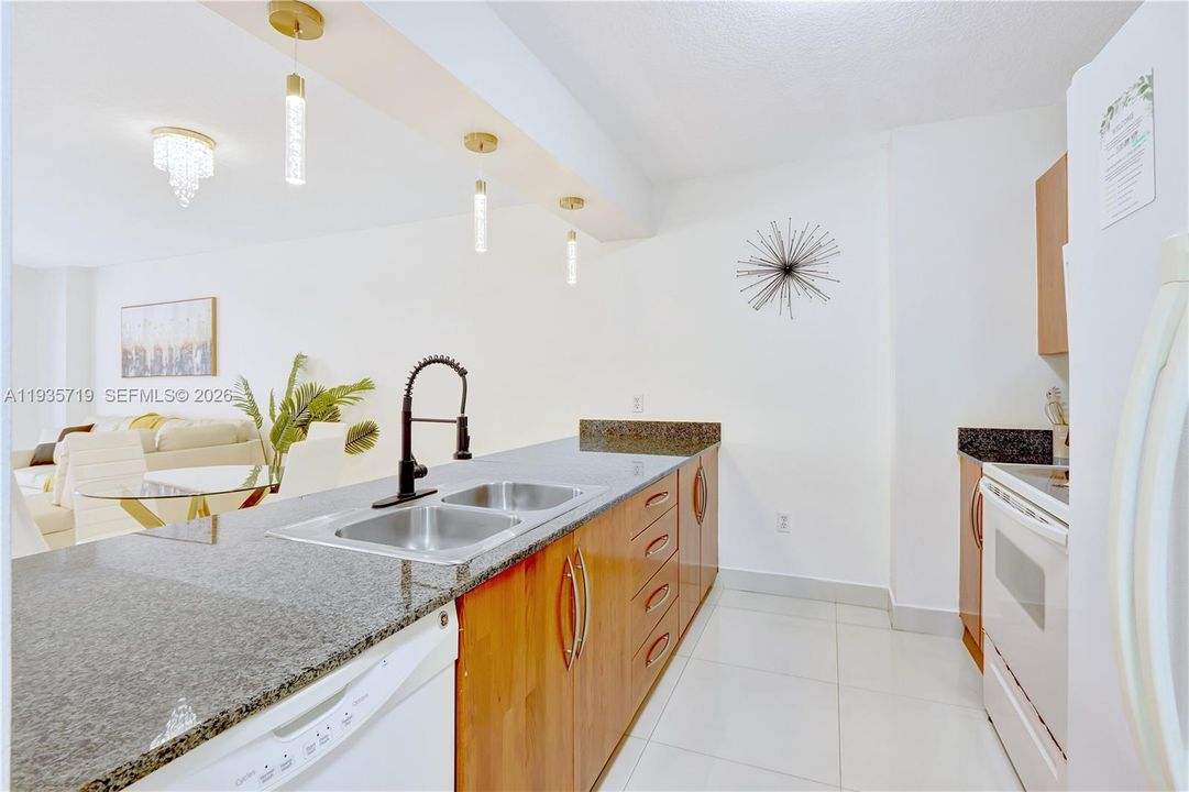 На продажу: $505,000 (1 спален, 1 ванн, 825 Квадратных фут)