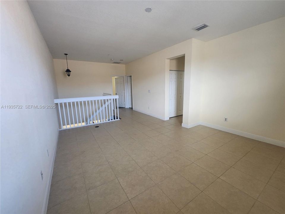 出租: $3,450 (3 贝兹, 3 浴室, 2300 平方英尺)