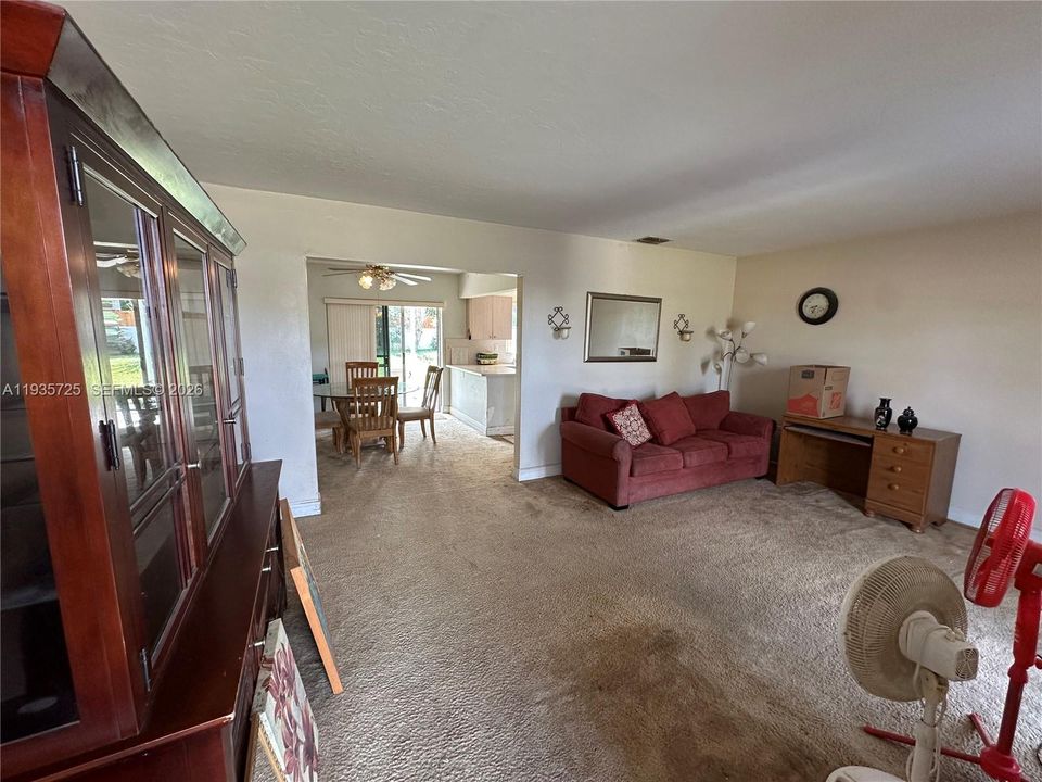 En Venta: $589,000 (3 camas, 2 baños, 1164 Pies cuadrados)