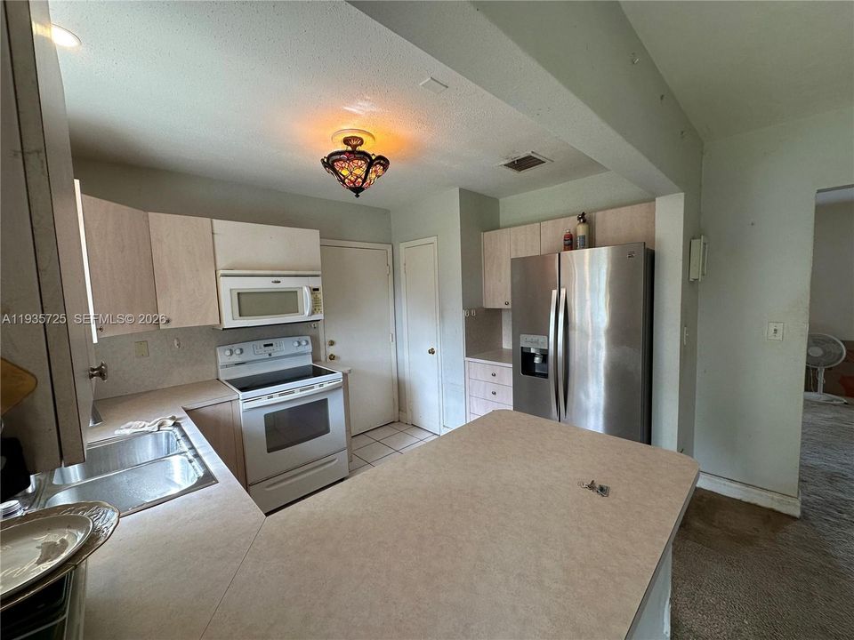 En Venta: $589,000 (3 camas, 2 baños, 1164 Pies cuadrados)