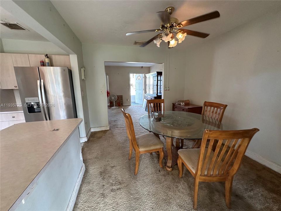 En Venta: $589,000 (3 camas, 2 baños, 1164 Pies cuadrados)