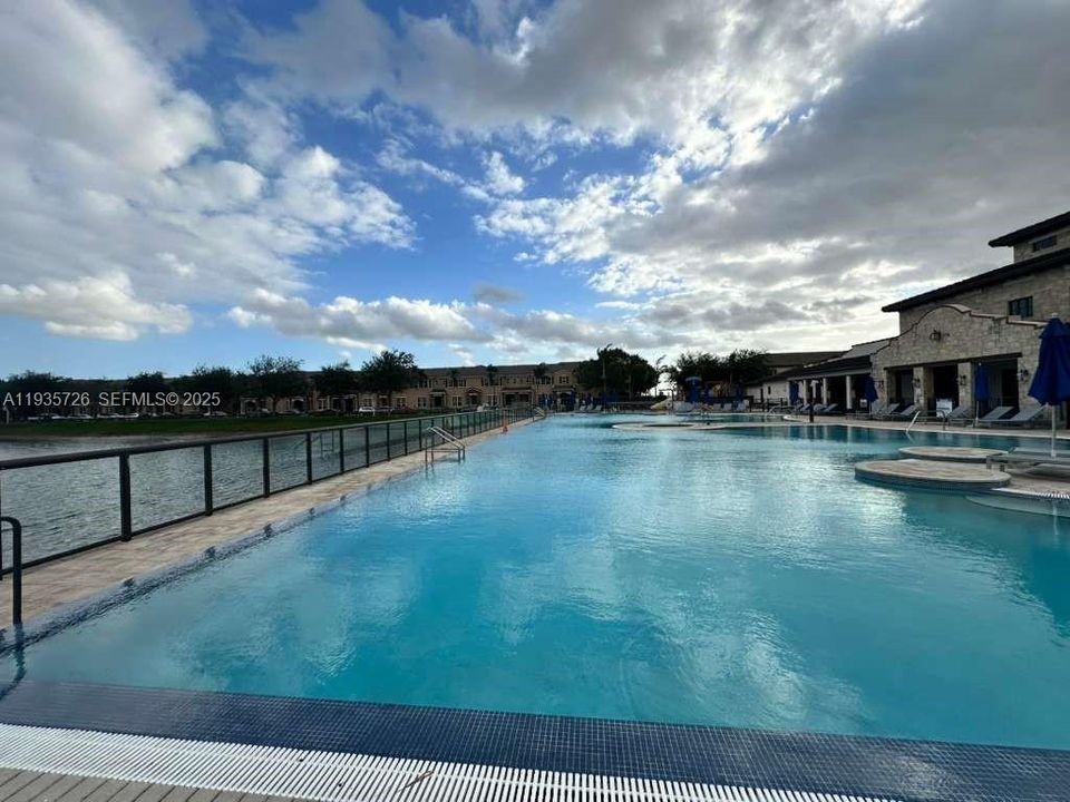 For Rent: $3,100 (3 beds, 2 baths, 1740 Square Feet)