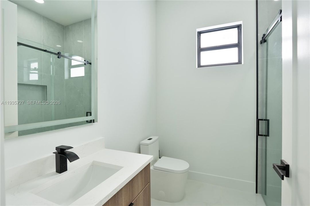 待售: $460,000 (4 贝兹, 3 浴室, 1732 平方英尺)