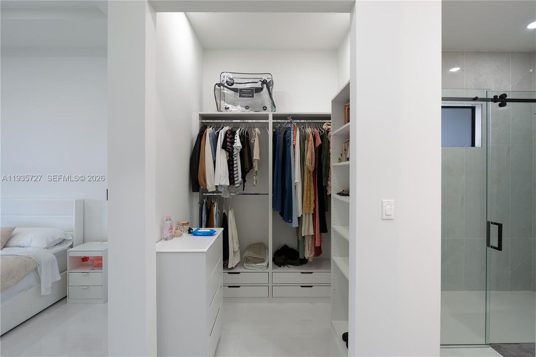 待售: $460,000 (4 贝兹, 3 浴室, 1732 平方英尺)