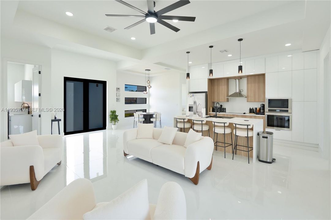 待售: $460,000 (4 贝兹, 3 浴室, 1732 平方英尺)