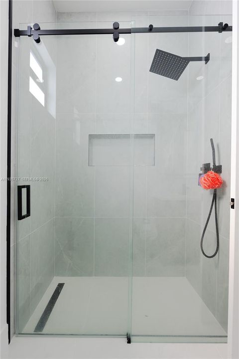 待售: $460,000 (4 贝兹, 3 浴室, 1732 平方英尺)