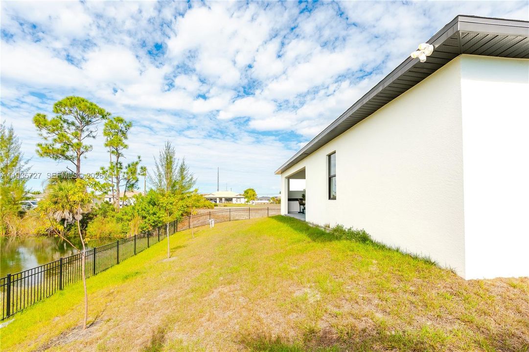 待售: $460,000 (4 贝兹, 3 浴室, 1732 平方英尺)