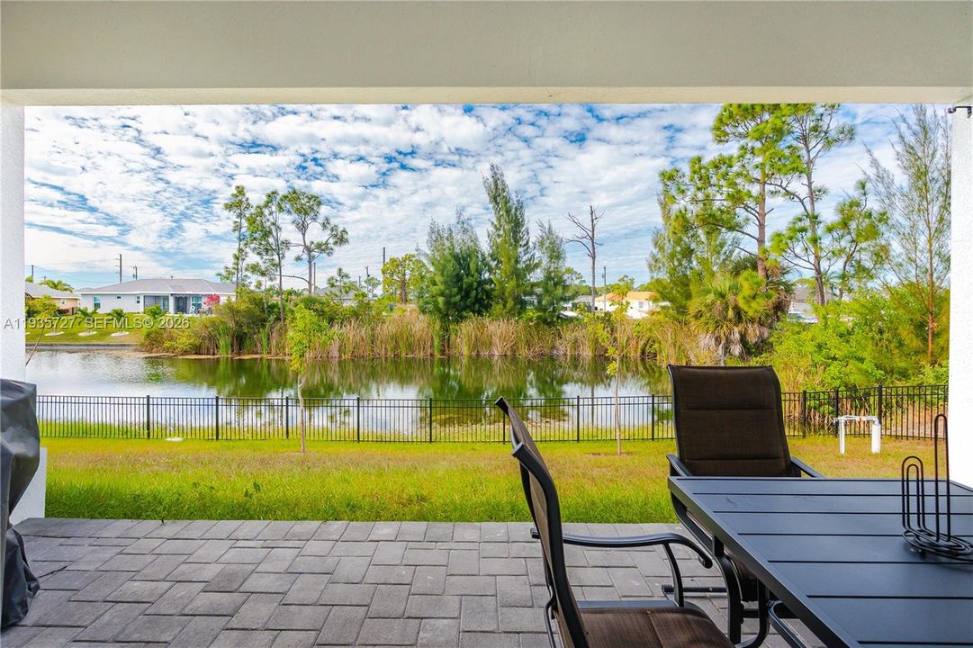 待售: $460,000 (4 贝兹, 3 浴室, 1732 平方英尺)