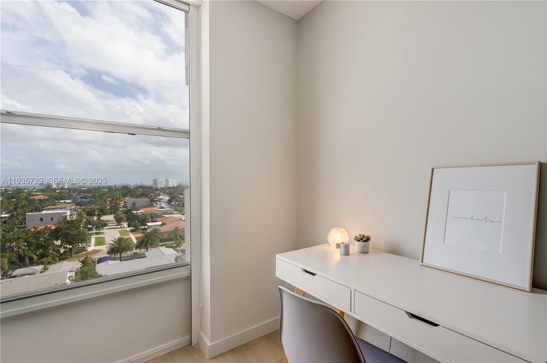 出租: $2,200 (1 贝兹, 1 浴室, 806 平方英尺)