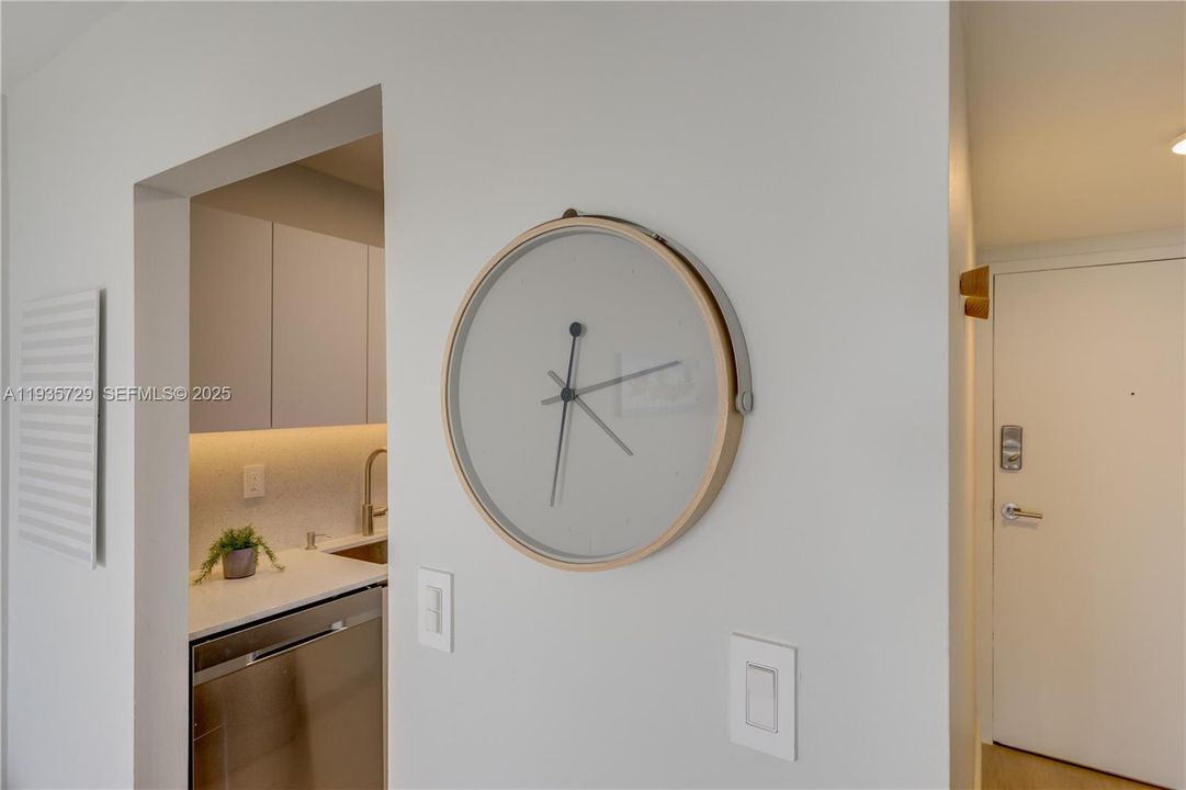 出租: $2,200 (1 贝兹, 1 浴室, 806 平方英尺)