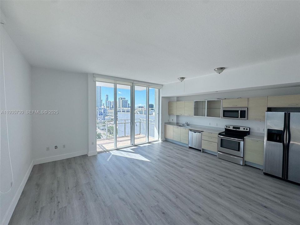 出租: $3,800 (2 贝兹, 2 浴室, 1036 平方英尺)