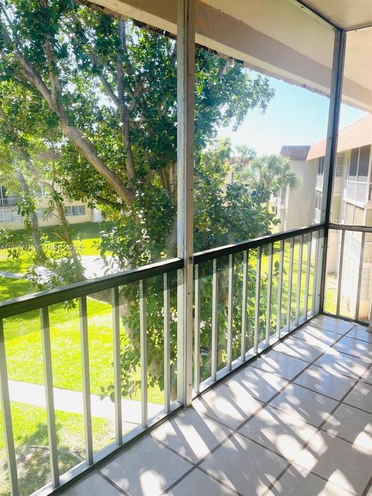 出租: $1,500 (1 贝兹, 1 浴室, 954 平方英尺)