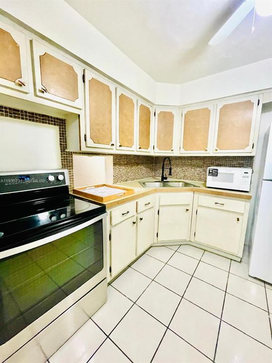 出租: $1,500 (1 贝兹, 1 浴室, 954 平方英尺)