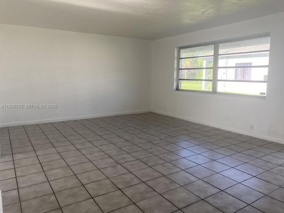 В аренду: $2,200 (2 спален, 1 ванн, 2199 Квадратных фут)