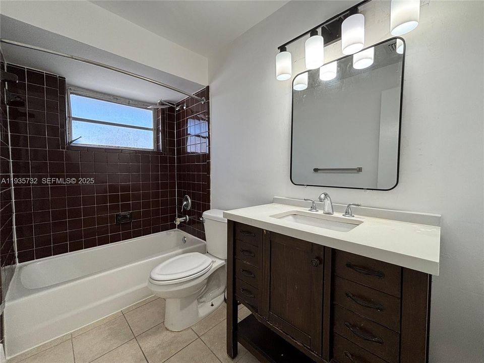 В аренду: $2,200 (2 спален, 1 ванн, 2199 Квадратных фут)