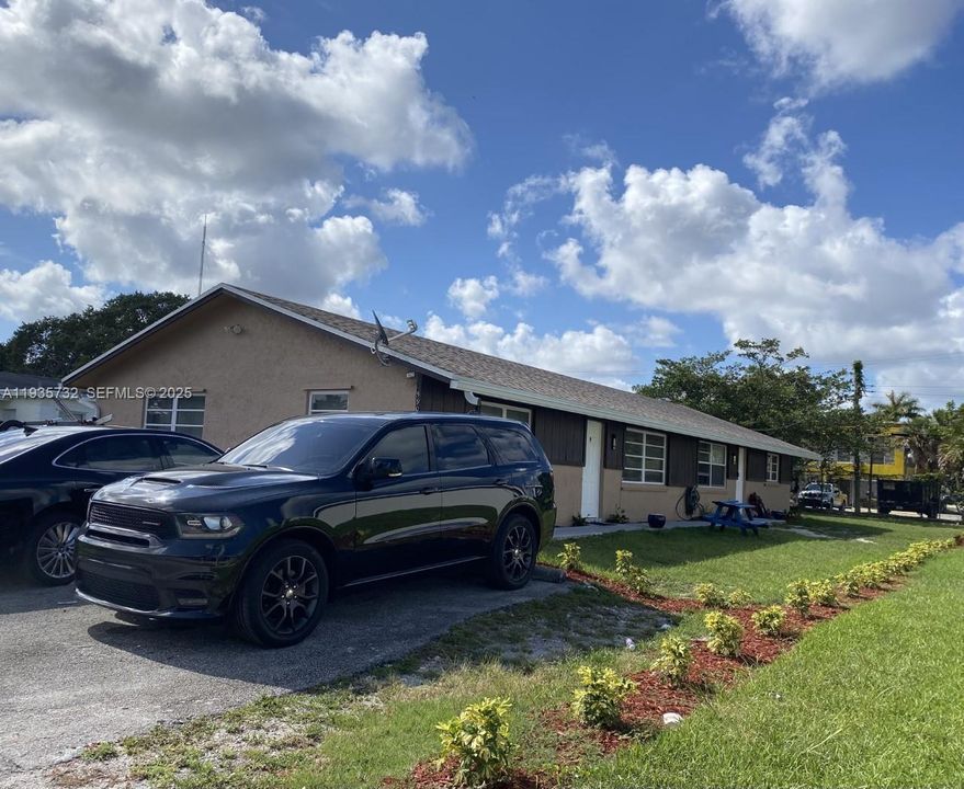 В аренду: $2,200 (2 спален, 1 ванн, 2199 Квадратных фут)