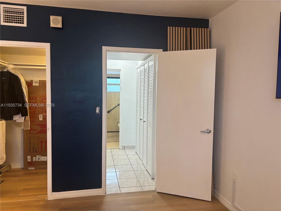 На продажу: $299,900 (1 спален, 1 ванн, 730 Квадратных фут)