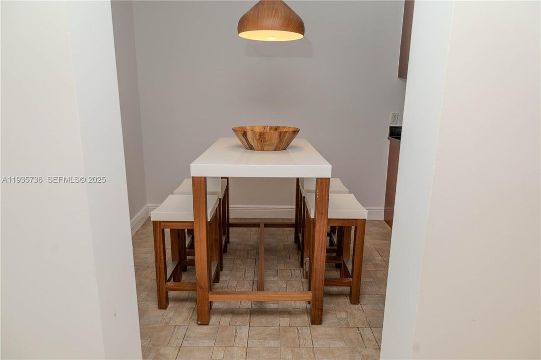 待售: $929,000 (3 贝兹, 3 浴室, 1571 平方英尺)