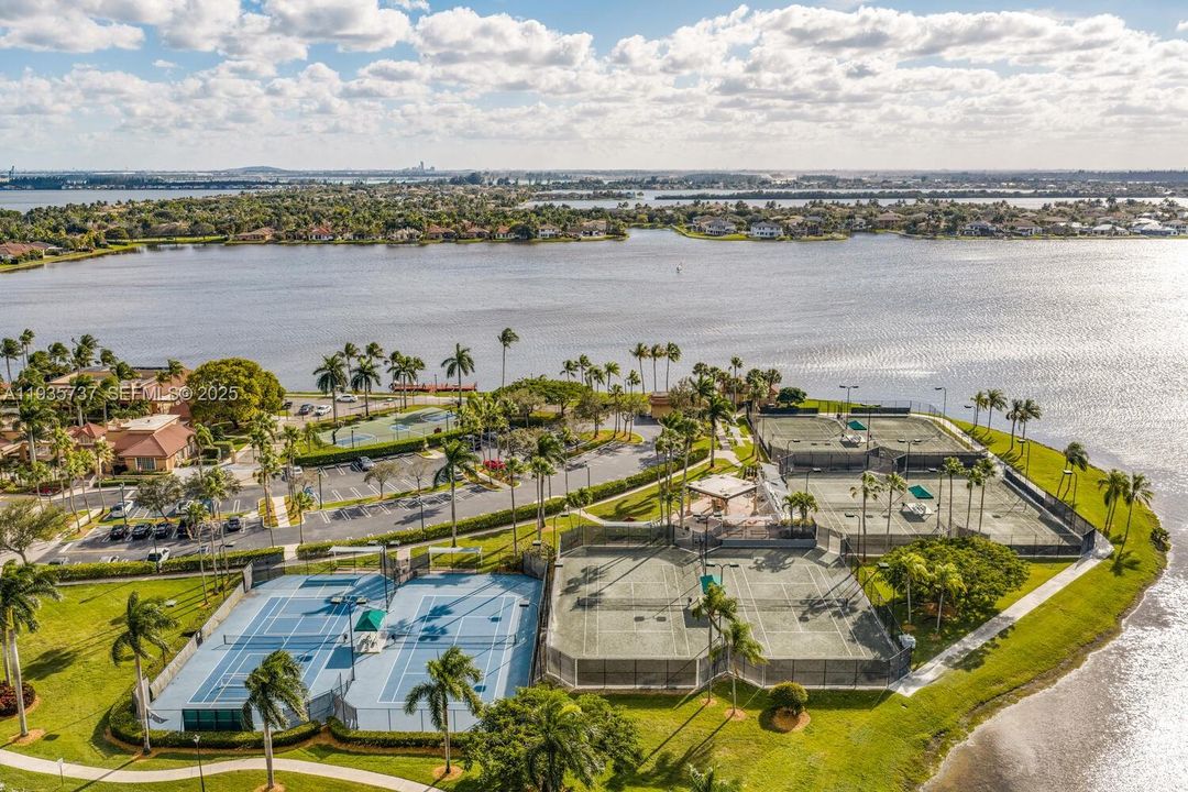 For Sale: $1,850,000 (7 beds, 5 baths, 3966 Square Feet)