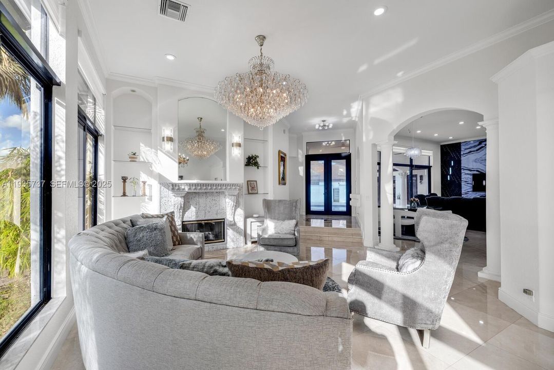 For Sale: $1,850,000 (7 beds, 5 baths, 3966 Square Feet)