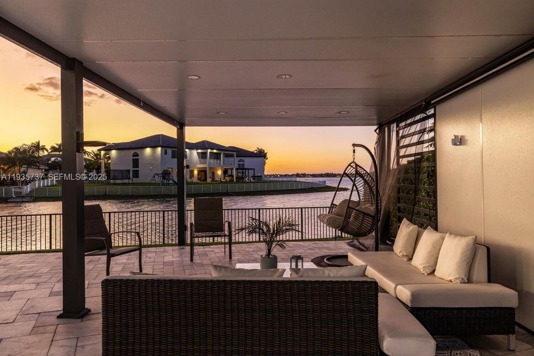 For Sale: $1,850,000 (7 beds, 5 baths, 3966 Square Feet)