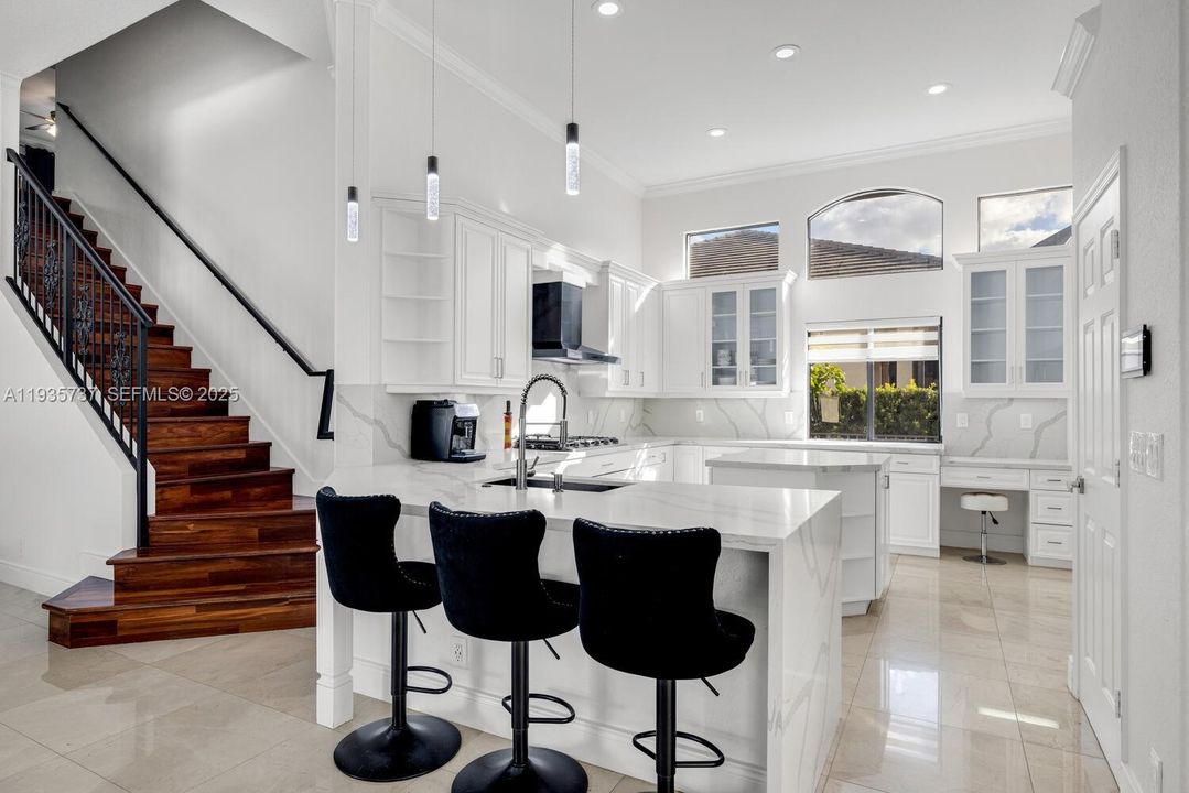 For Sale: $1,850,000 (7 beds, 5 baths, 3966 Square Feet)